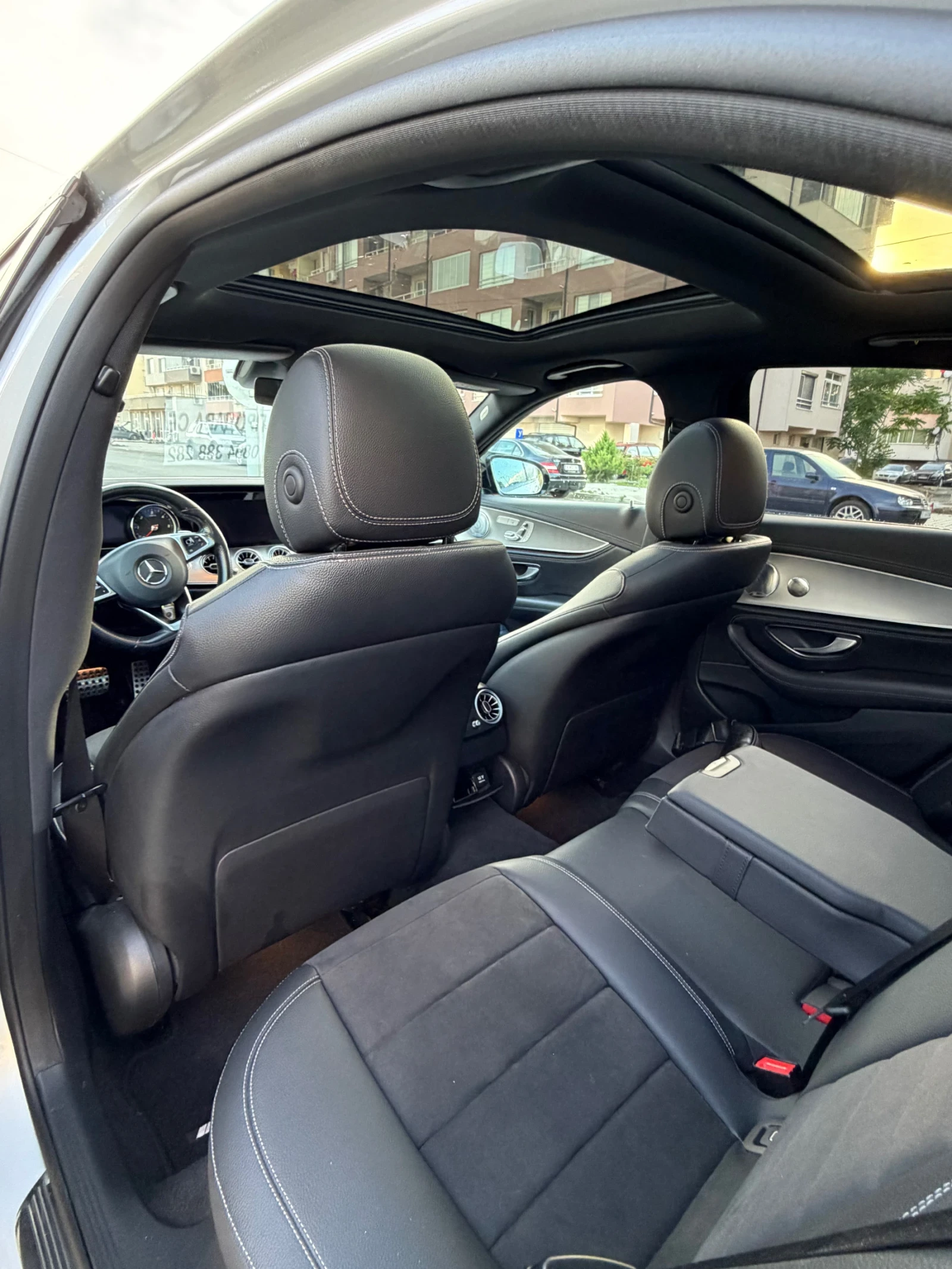 Mercedes-Benz E 220, снимка 8 - Автомобили и джипове - 53852065