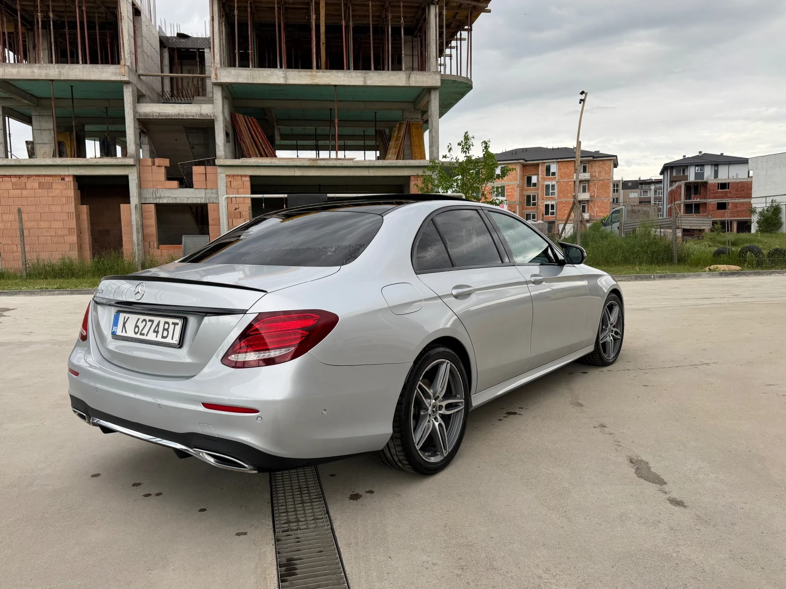 Mercedes-Benz E 220, снимка 4 - Автомобили и джипове - 53852065