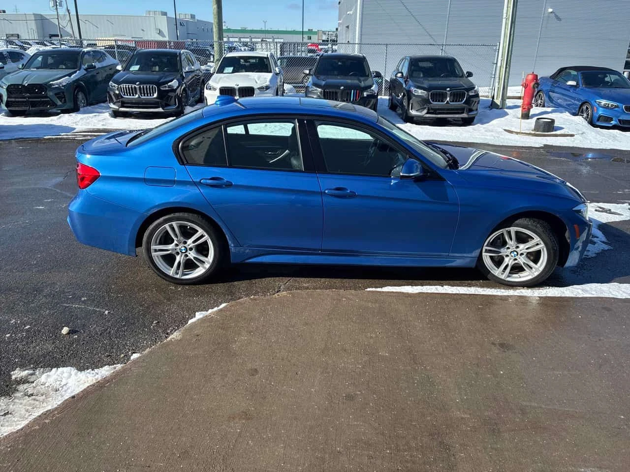 BMW 330 330i xDrive  CARFAX, снимка 3 - Автомобили и джипове - 53977658