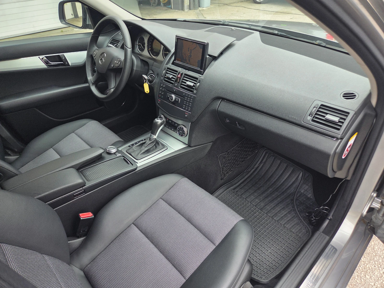 Mercedes-Benz C 220 CDI-Avantgarde, снимка 14 - Автомобили и джипове - 54031207