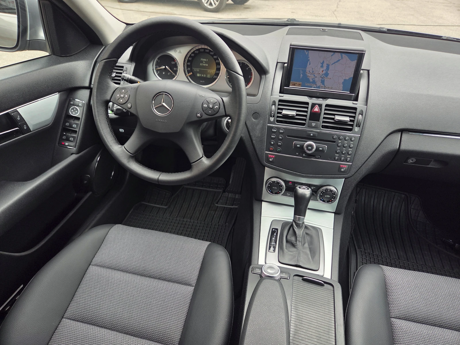 Mercedes-Benz C 220 CDI-Avantgarde, снимка 13 - Автомобили и джипове - 54031207