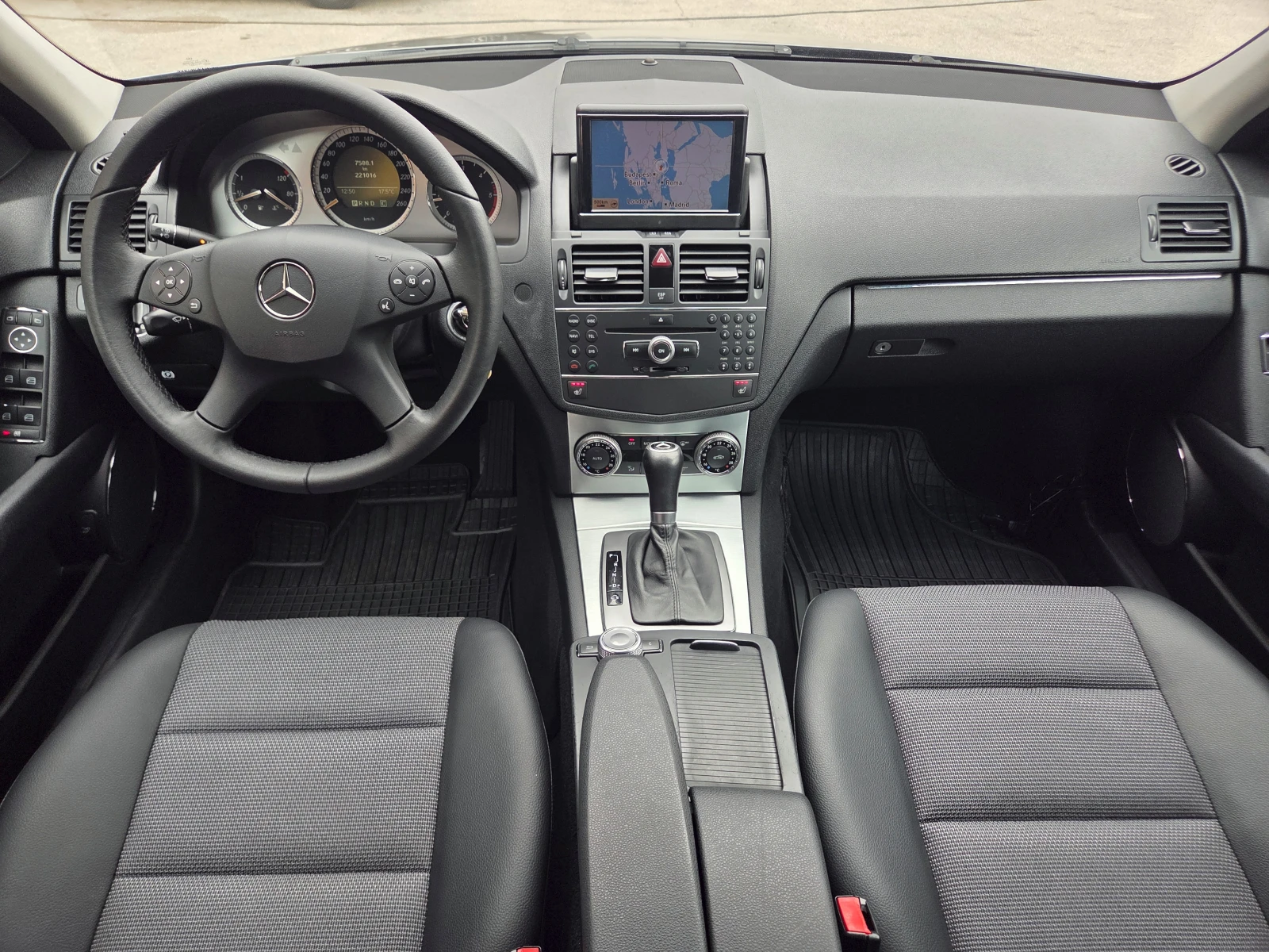 Mercedes-Benz C 220 CDI-Avantgarde, снимка 11 - Автомобили и джипове - 54031207