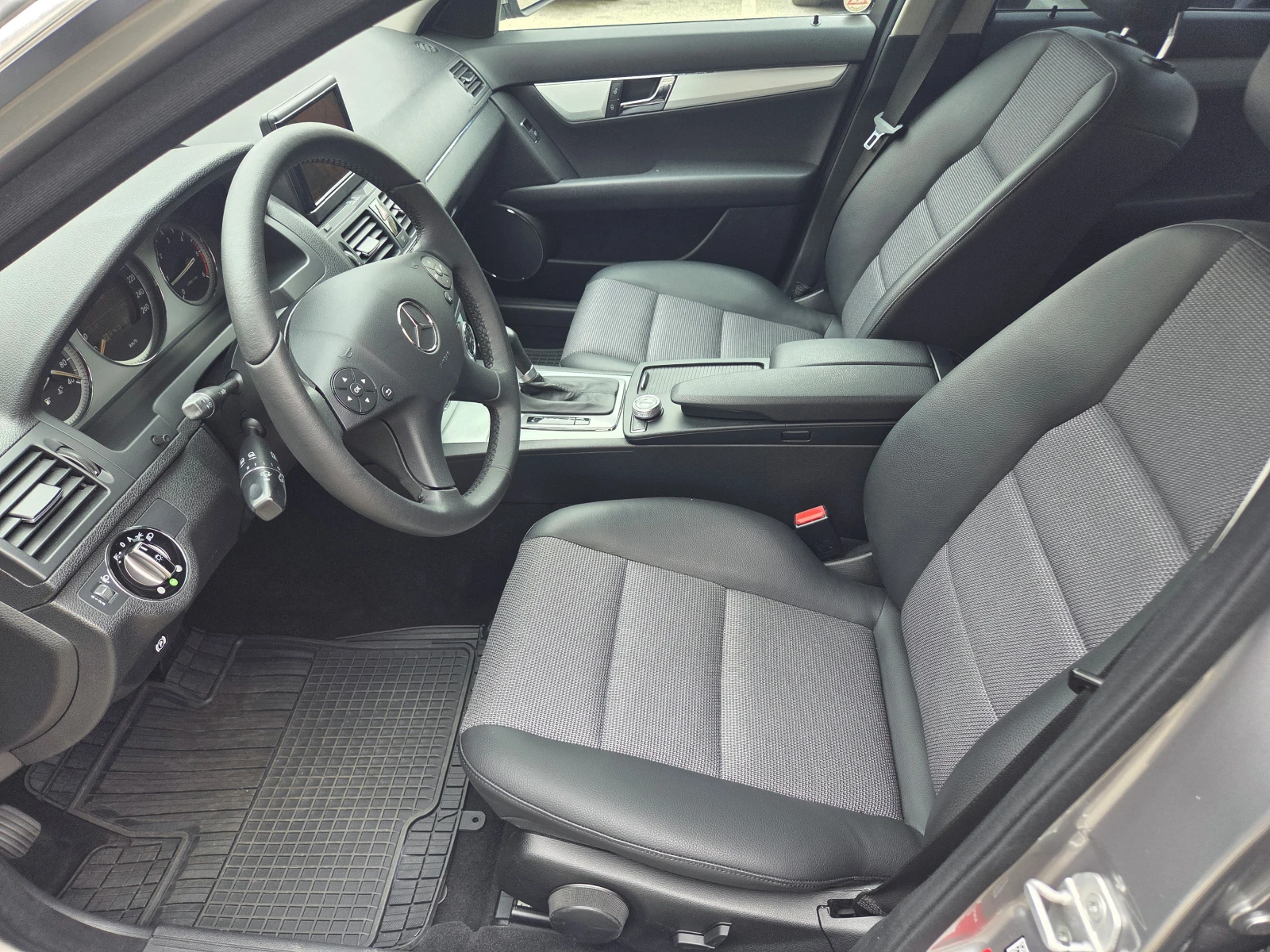 Mercedes-Benz C 220 CDI-Avantgarde, снимка 10 - Автомобили и джипове - 54031207