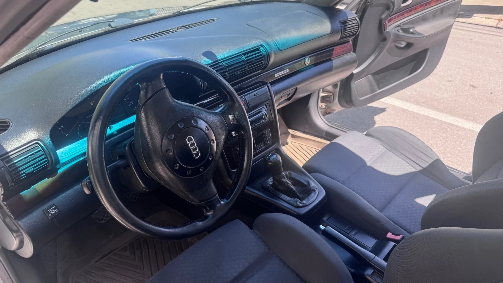 Audi A4 b5 Комби, снимка 5 - Автомобили и джипове - 54329266