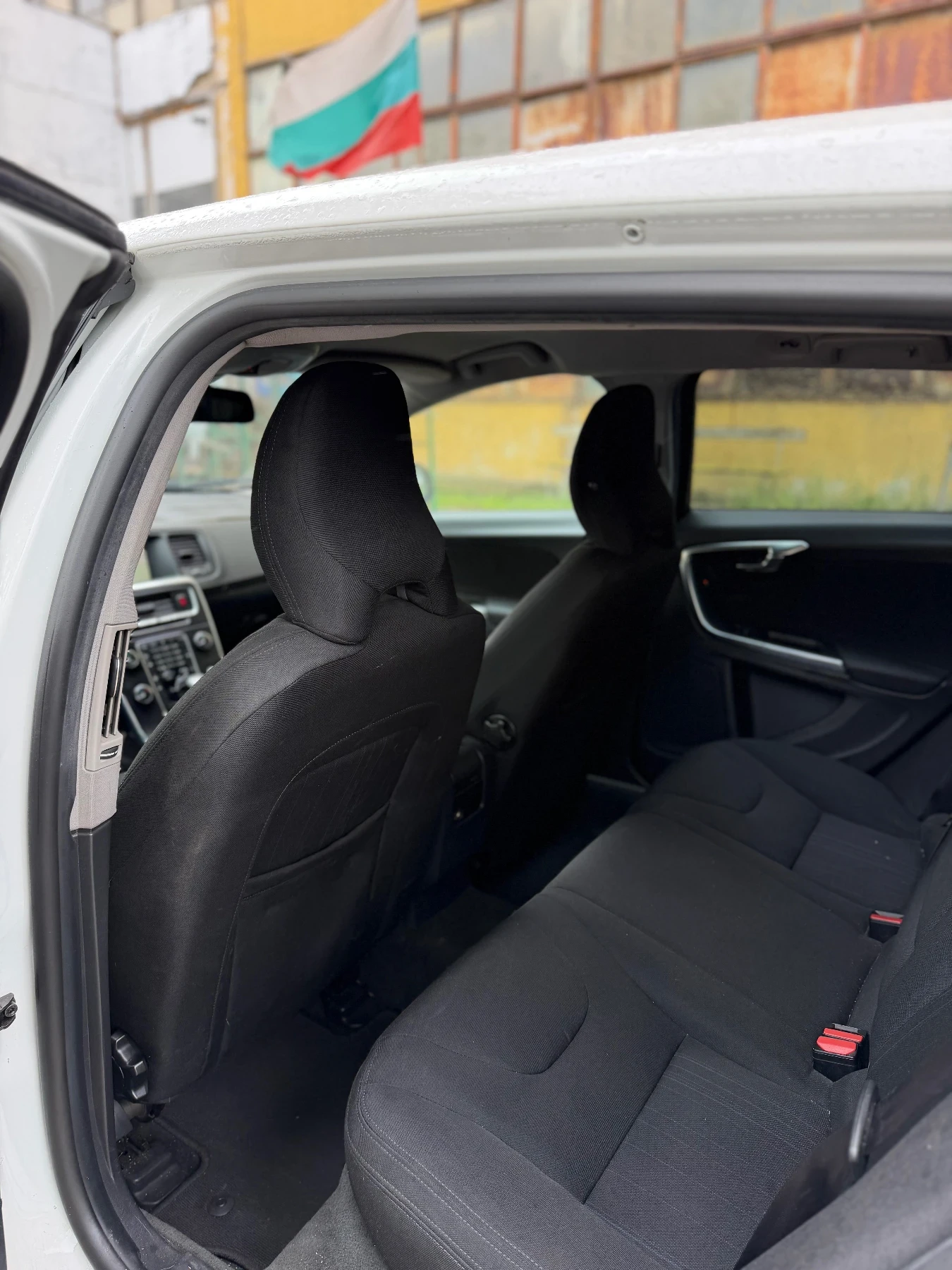 Volvo V60, снимка 10 - Автомобили и джипове - 54486837