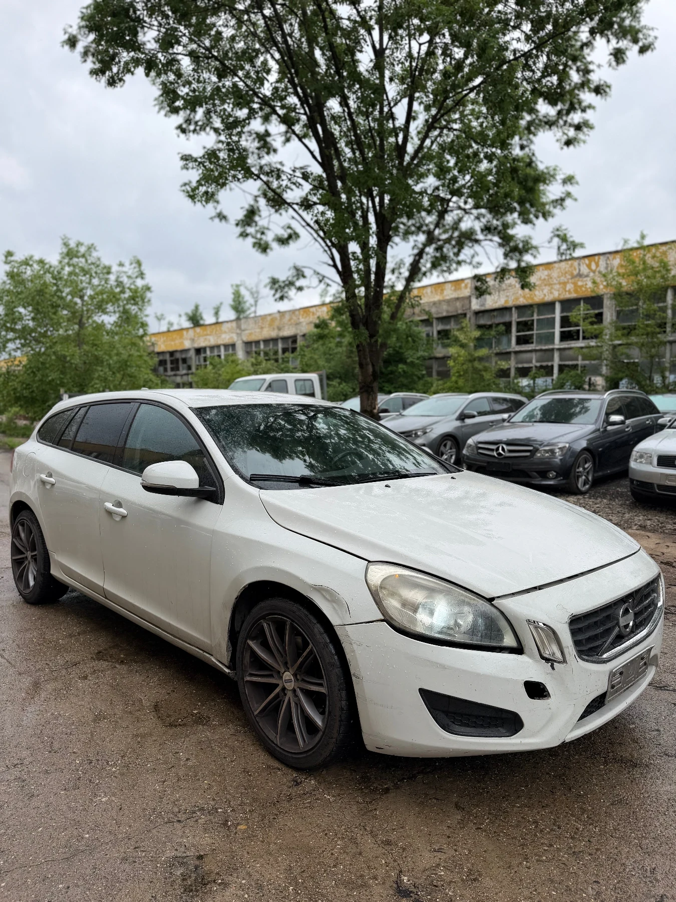 Volvo V60, снимка 2 - Автомобили и джипове - 54486837