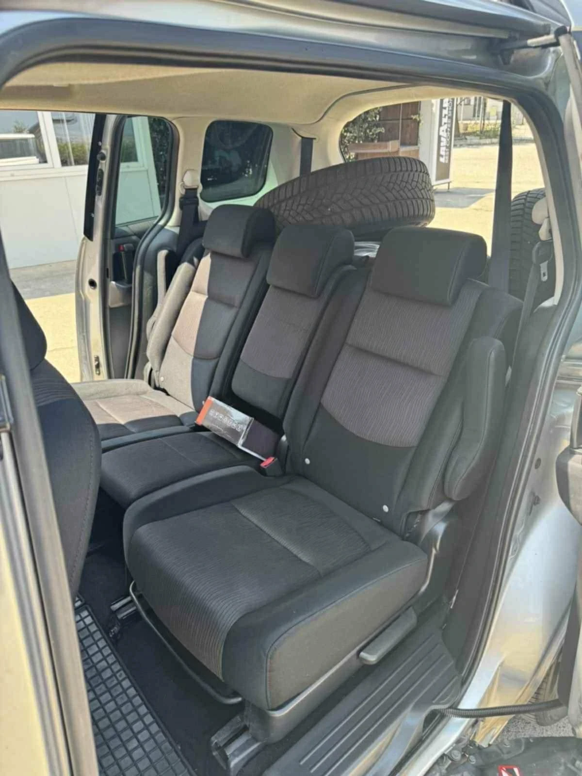 Mazda 5 2.0, снимка 12 - Автомобили и джипове - 54780418