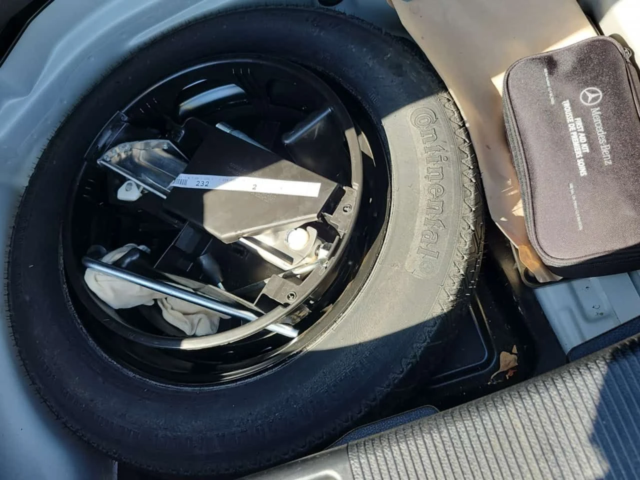 Mercedes-Benz C 250 ПОДГРЕВИ| ПАНО| NAVI| CARFAX| , снимка 14 - Автомобили и джипове - 54833790