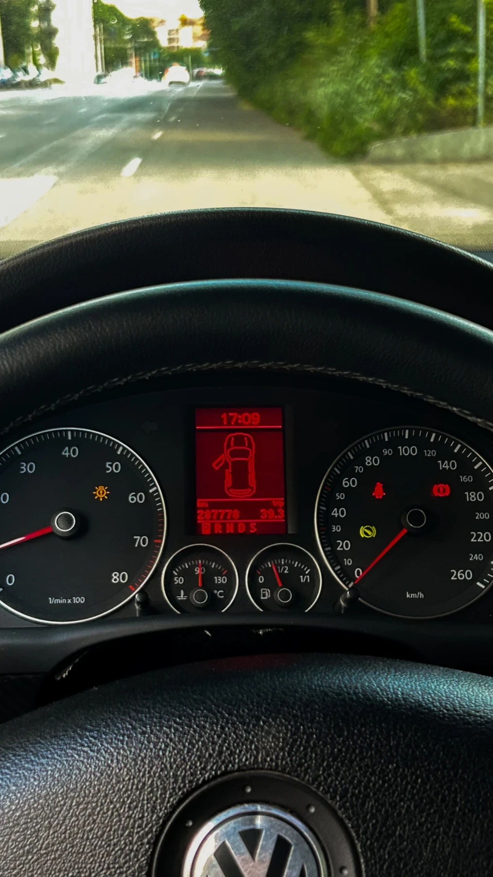 VW Touran, снимка 6 - Автомобили и джипове - 55005691