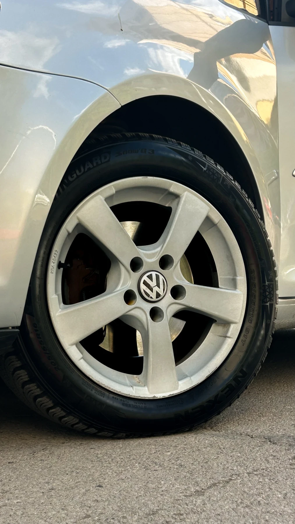 VW Touran, снимка 13 - Автомобили и джипове - 55005691