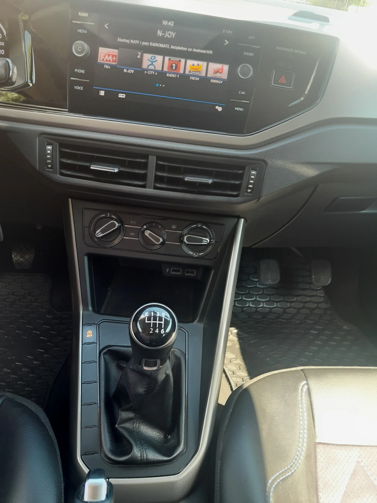 VW Polo CNG - фабричен метан, снимка 13 - Автомобили и джипове - 55224360