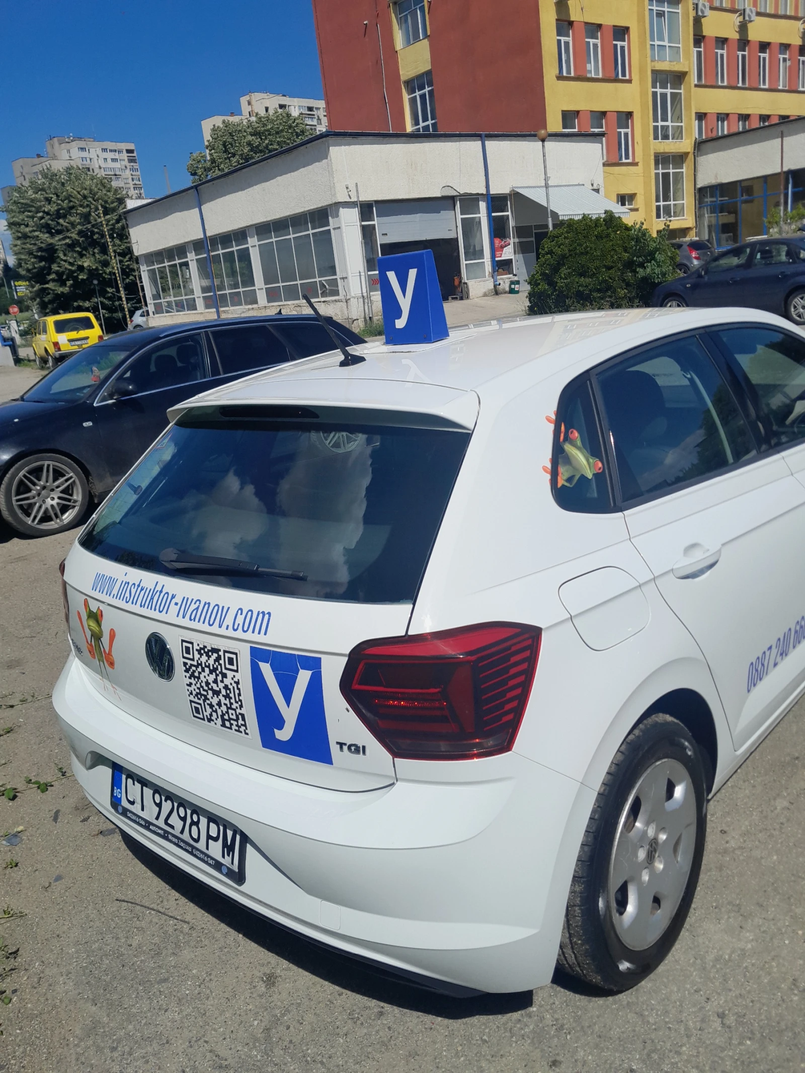 VW Polo CNG - фабричен метан, снимка 4 - Автомобили и джипове - 55224360