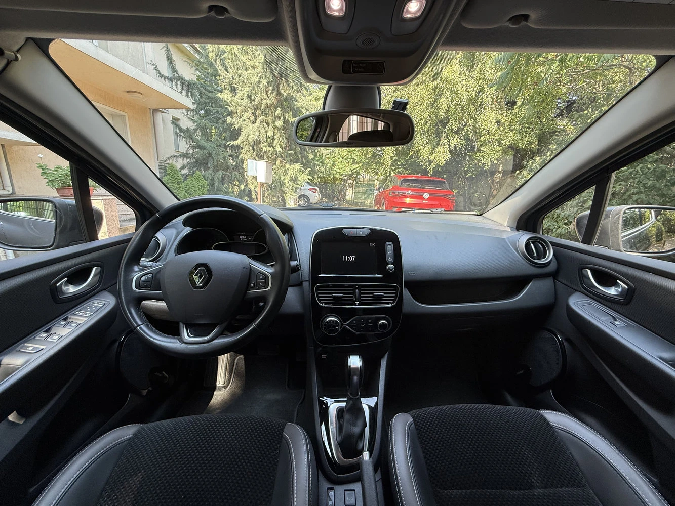 Renault Clio 1.2 TCe, снимка 3 - Автомобили и джипове - 55775462