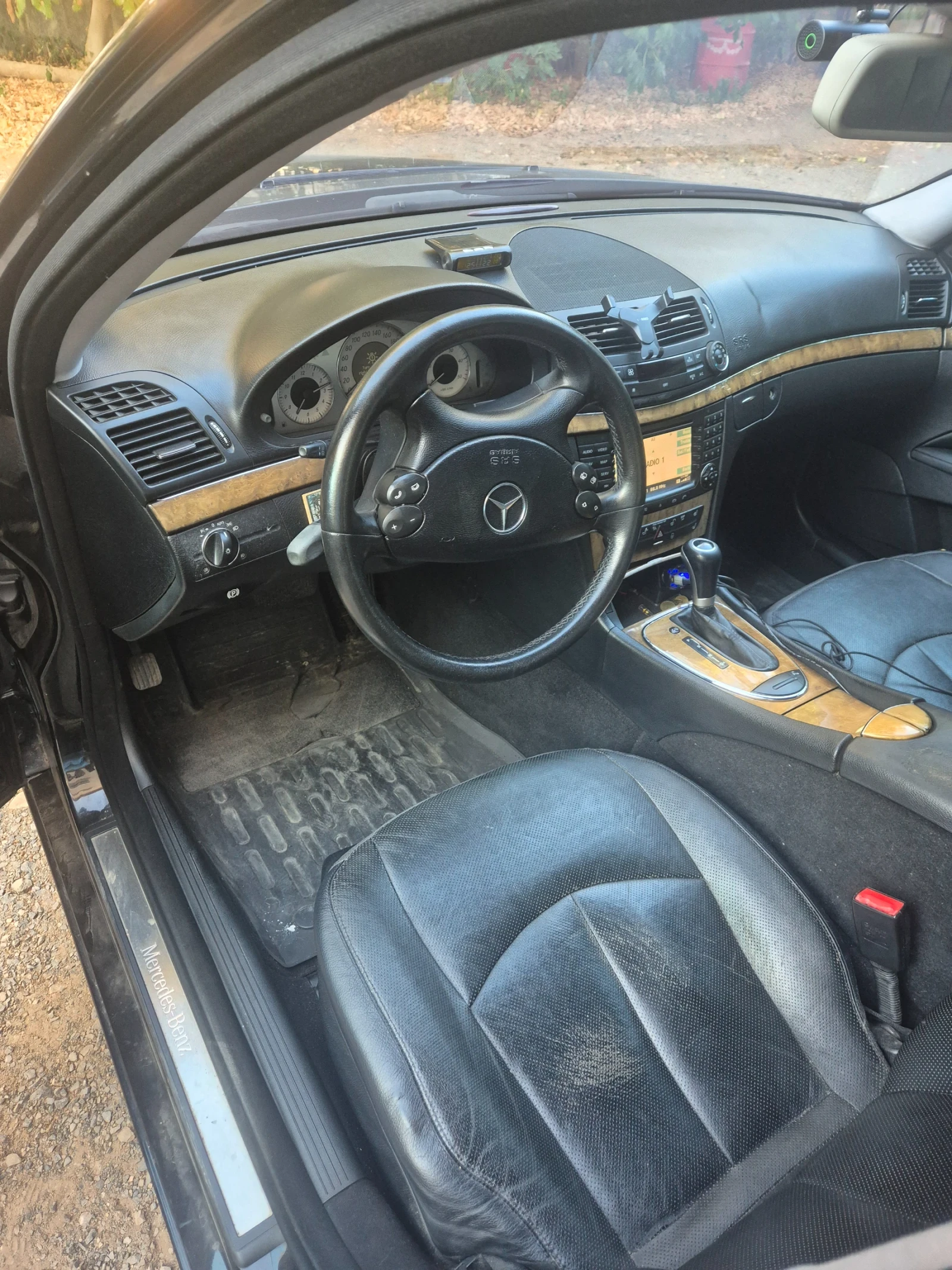 Mercedes-Benz E 220 Фейслифт, снимка 8 - Автомобили и джипове - 55848571