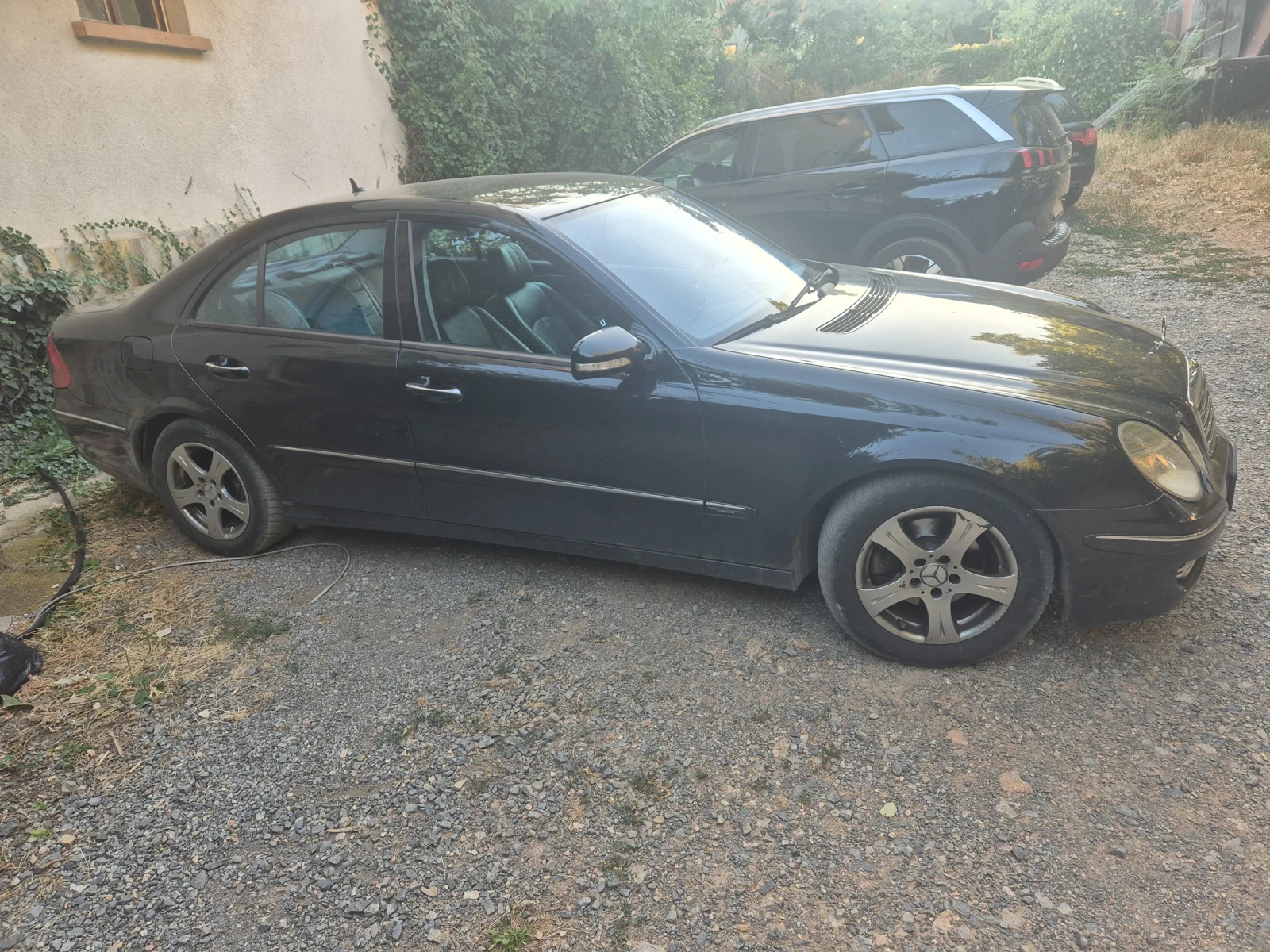 Mercedes-Benz E 220 Фейслифт, снимка 2 - Автомобили и джипове - 55848571
