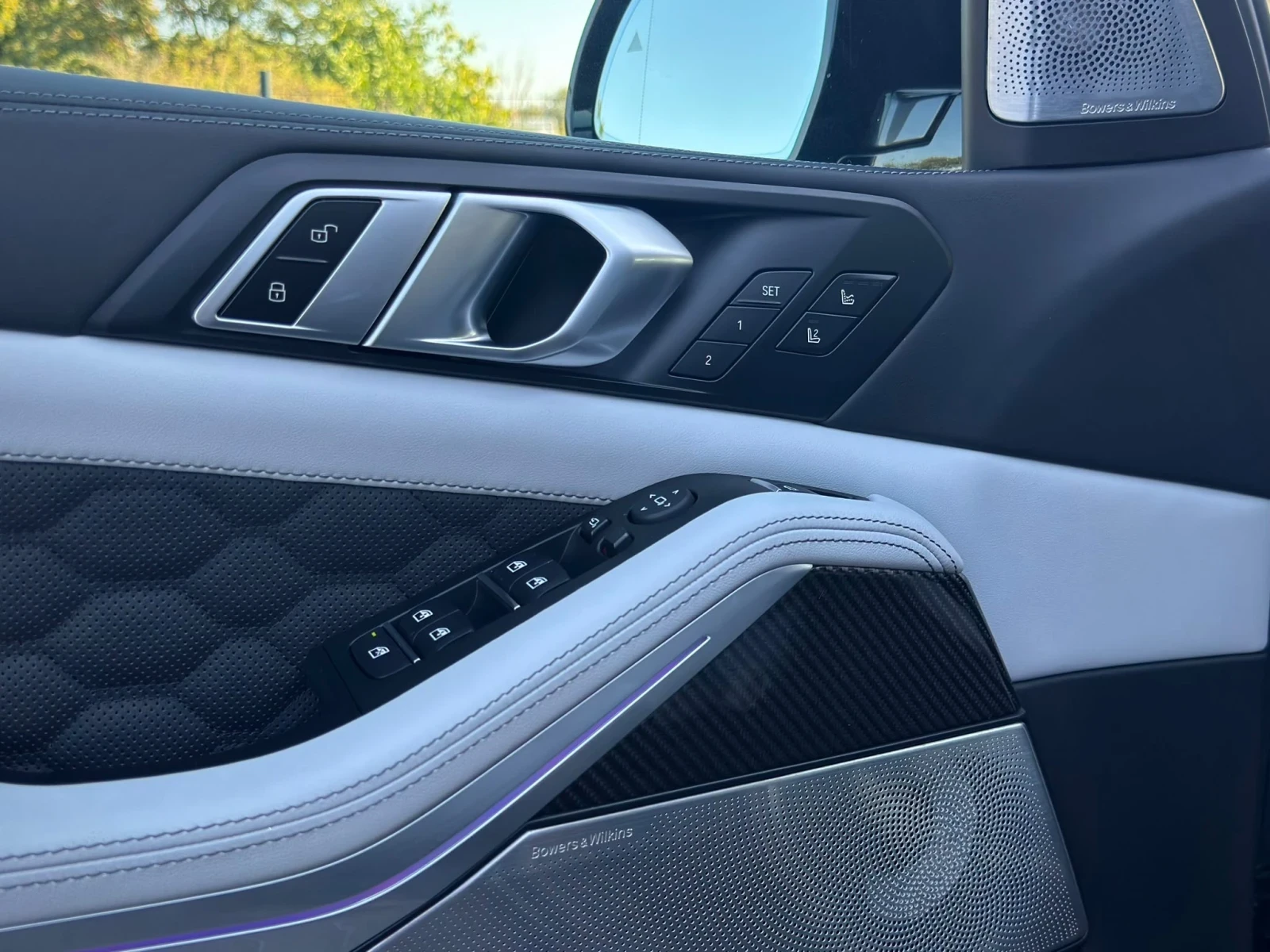 BMW X5M COMPETITION* B&W* HUD* 360* SKY LOUNGE* SHADOW LIN, снимка 13 - Автомобили и джипове - 56262176
