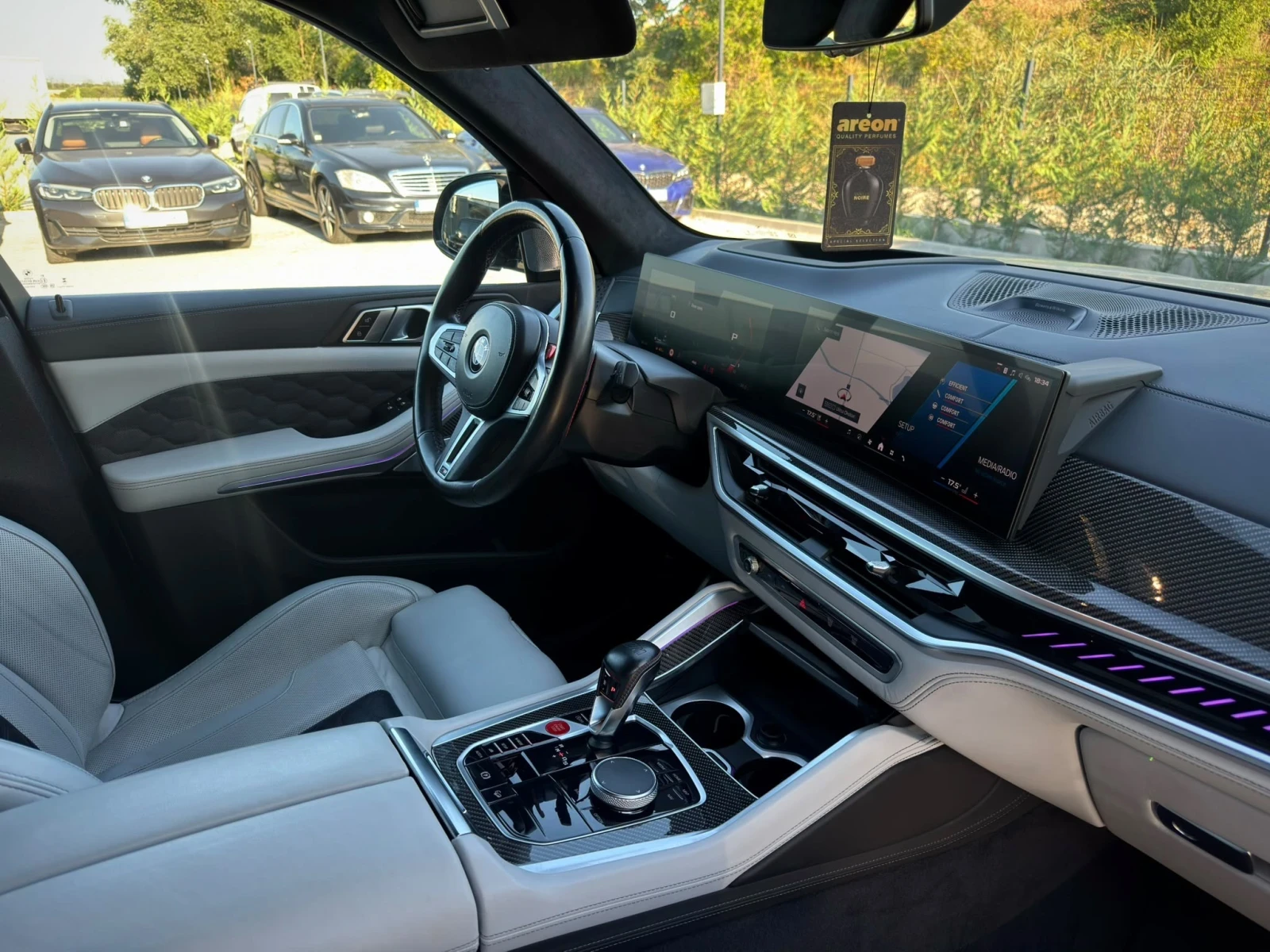 BMW X5M COMPETITION* B&W* HUD* 360* SKY LOUNGE* SHADOW LIN, снимка 12 - Автомобили и джипове - 56262176