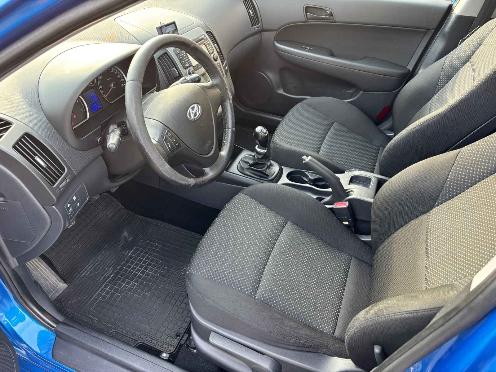 Hyundai I30 1.6 ����� 90�.�. ����� | Mobile.bg � ����������� 9