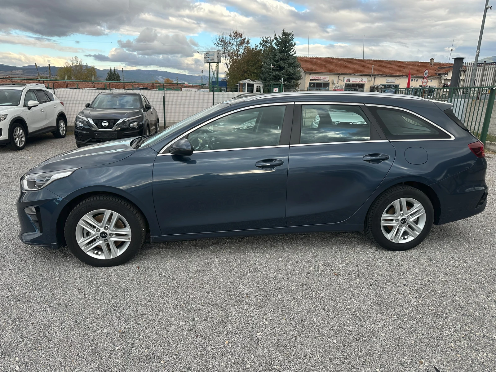 Kia Ceed 1.6CRDi, снимка 3 - Автомобили и джипове - 56681881