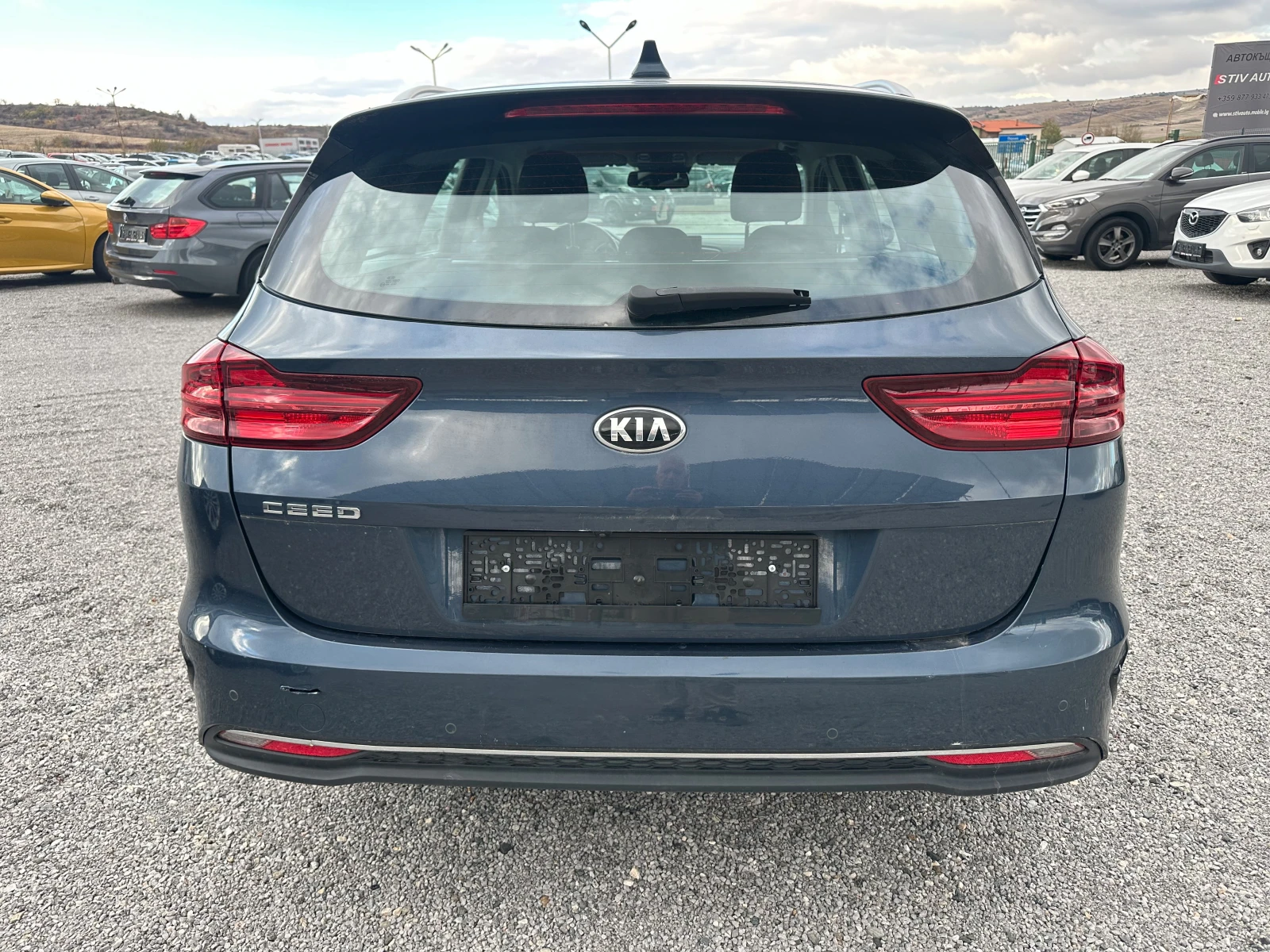 Kia Ceed 1.6CRDi, снимка 5 - Автомобили и джипове - 56681881