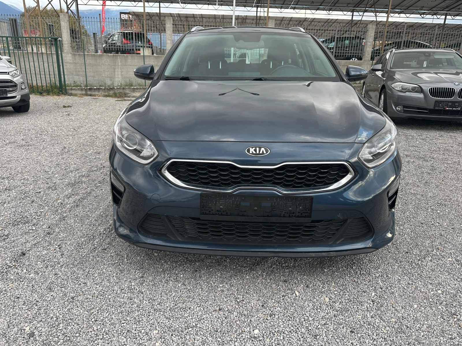 Kia Ceed 1.6CRDi, снимка 2 - Автомобили и джипове - 56681881