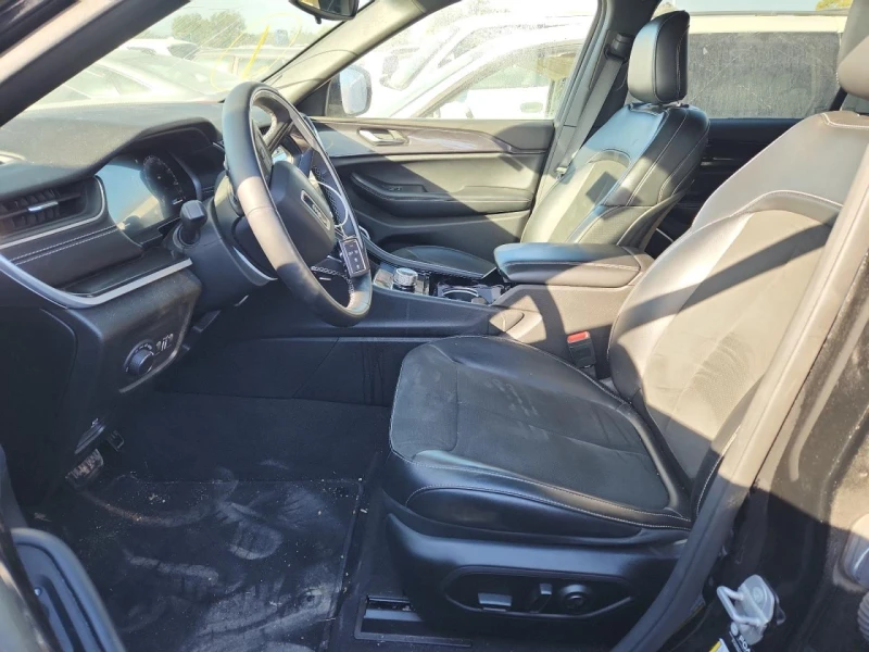 Jeep Grand cherokee  L LAREDO, снимка 11 - Автомобили и джипове - 53057159