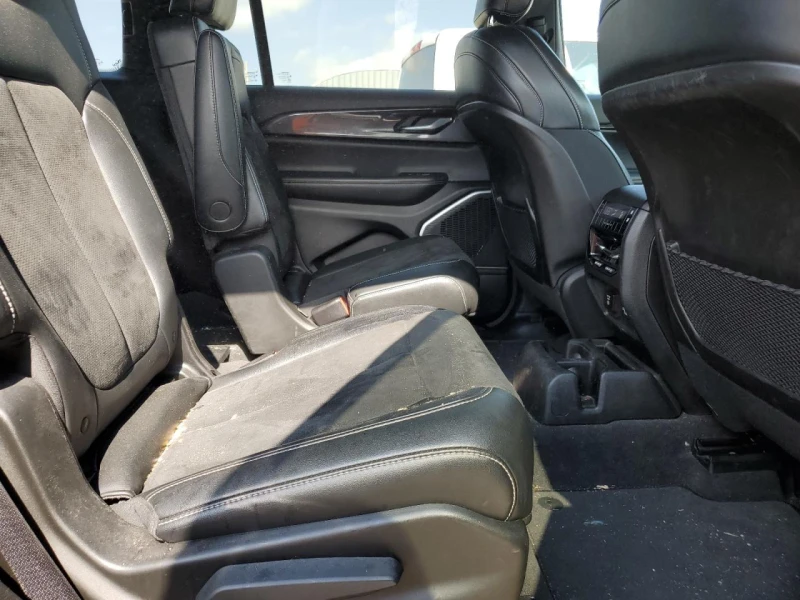 Jeep Grand cherokee  L LAREDO, снимка 12 - Автомобили и джипове - 53057159