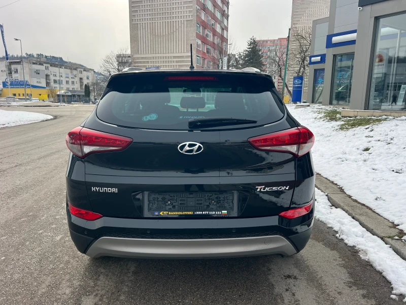 Hyundai Tucson 1.7CRDI/TOP, снимка 8 - Автомобили и джипове - 53160733