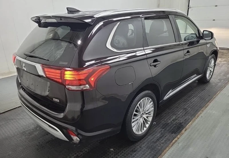 Mitsubishi Outlander PHEV * * CARFAX * * АВТО КРЕДИТ * * , снимка 4 - Автомобили и джипове - 53195005