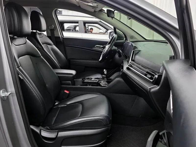 Kia Sportage 2.0 CRDi 4WD, снимка 11 - Автомобили и джипове - 54276479