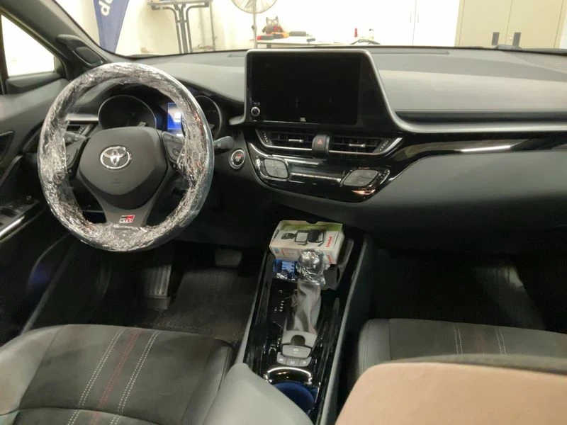Toyota C-HR, снимка 12 - Автомобили и джипове - 54910227