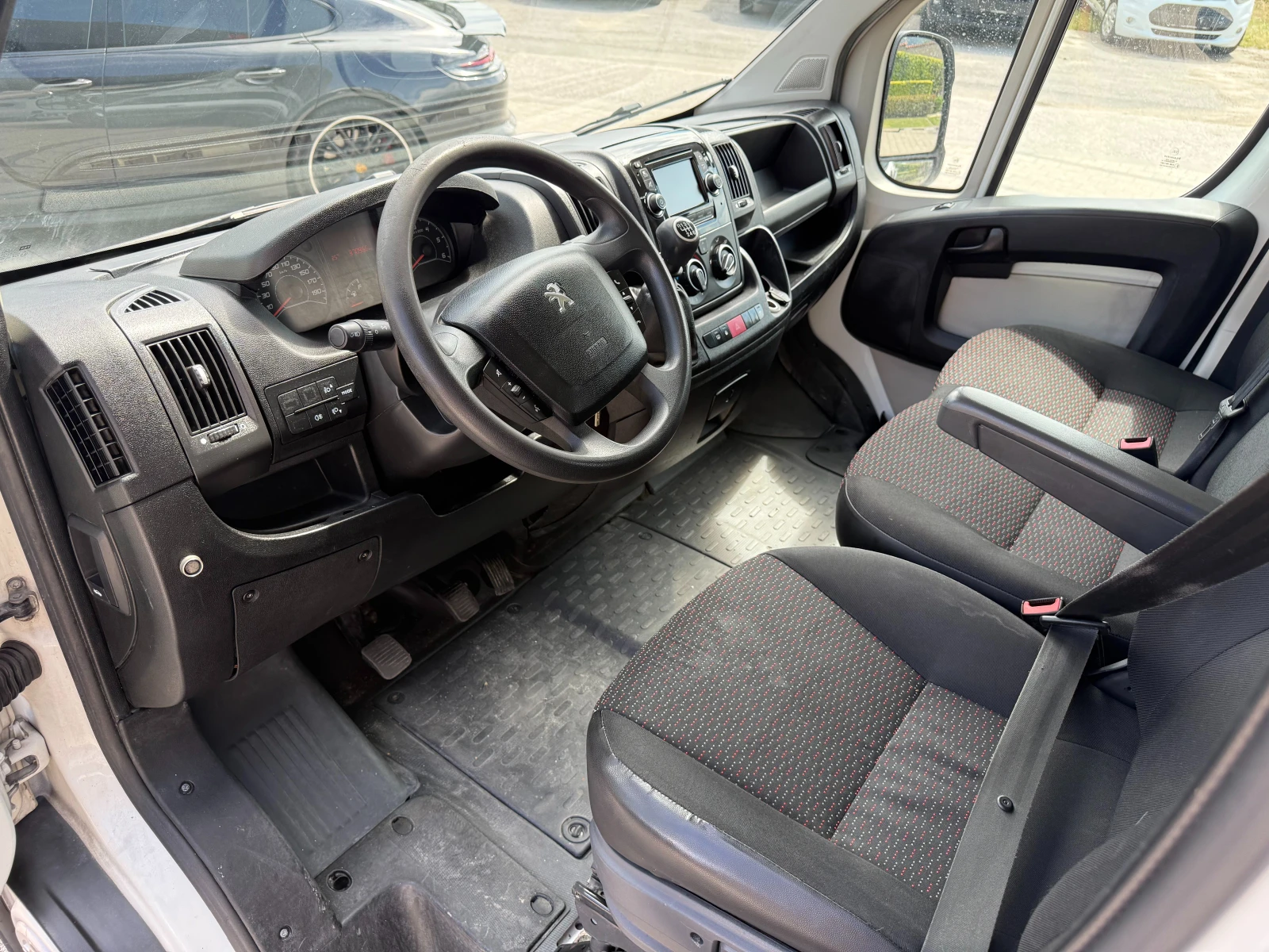 Peugeot Boxer 3.0HDI 180к.с. 3.34м. Климатик 7-местен , снимка 13 - Бусове и автобуси - 55034663