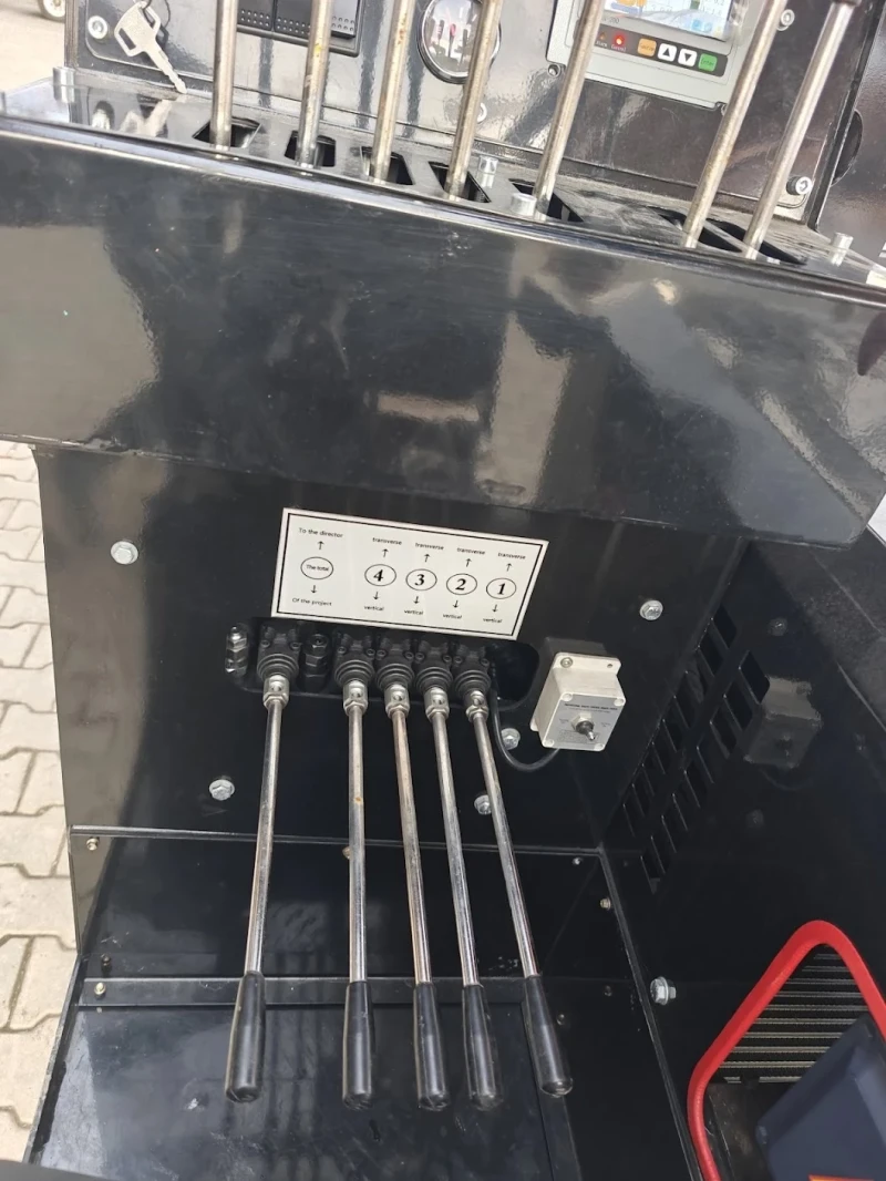 Други специализирани машини Друга Мини кран Bautrax SPC50, снимка 10 - Индустриална техника - 53190544