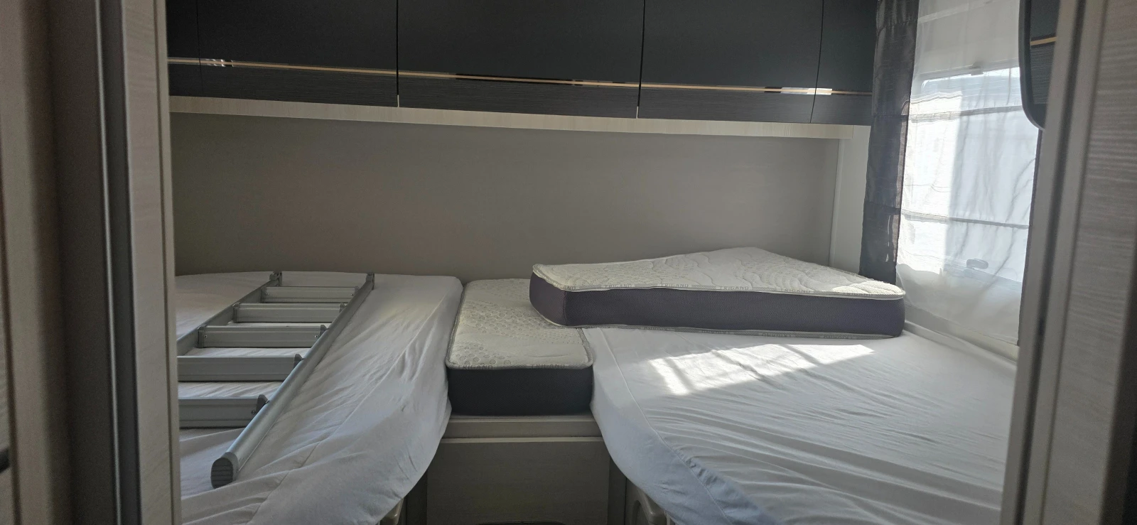 Кемпер Chausson Chausson 777 Titanium, снимка 9 - Каравани и кемпери - 54662266