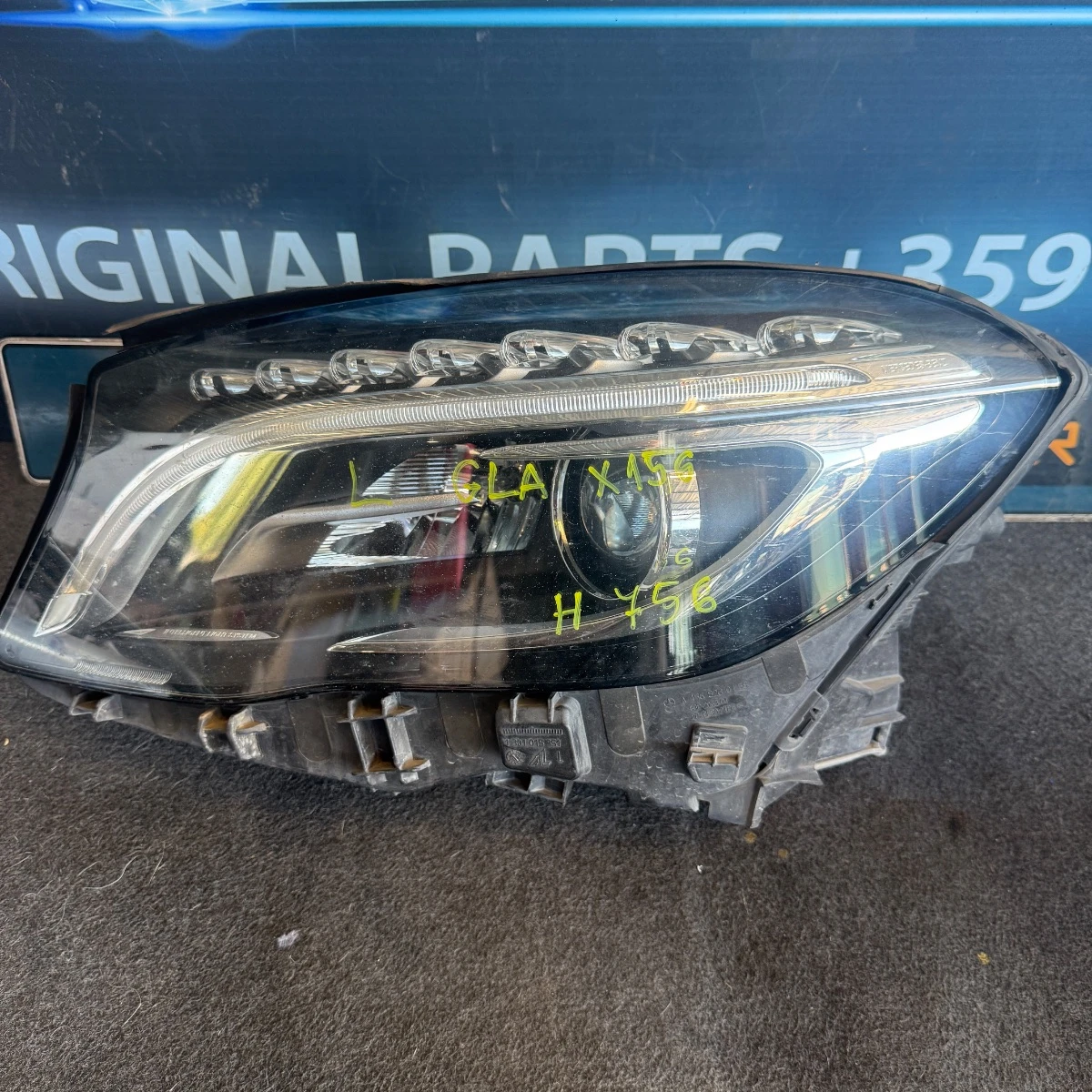Ляв фар биксенон за Mercedes GLA X156 22CDI A1569062300-1831