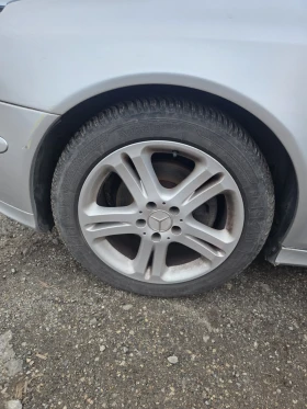 Mercedes-Benz E 320 на части, снимка 5