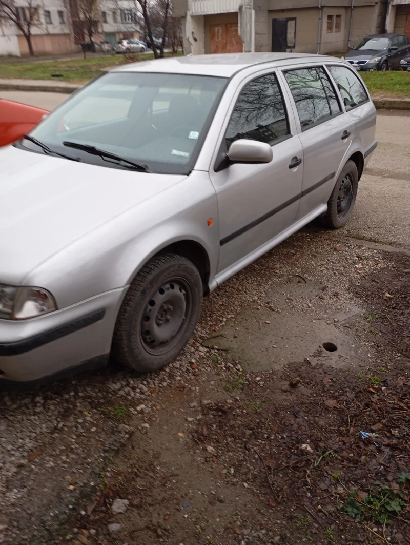 Skoda Octavia 2.0, снимка 8 - Автомобили и джипове - 48457316