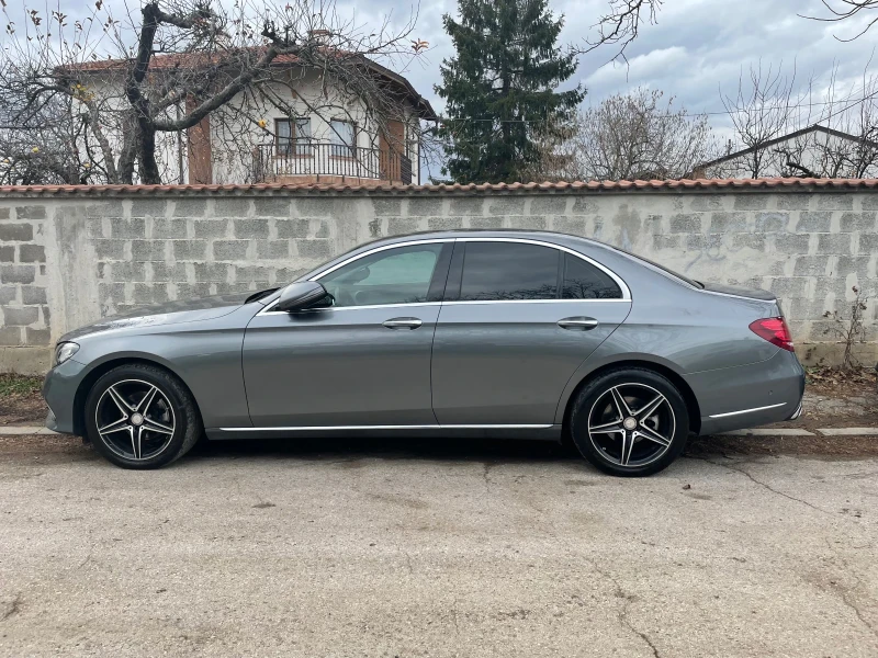 Mercedes-Benz E 220, снимка 11 - Автомобили и джипове - 49441218