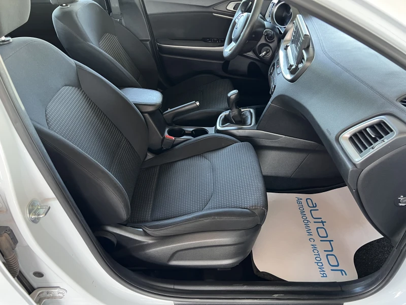 Kia Ceed LX/1.6CRDi/116k.c./6MT, снимка 9 - Автомобили и джипове - 51568489