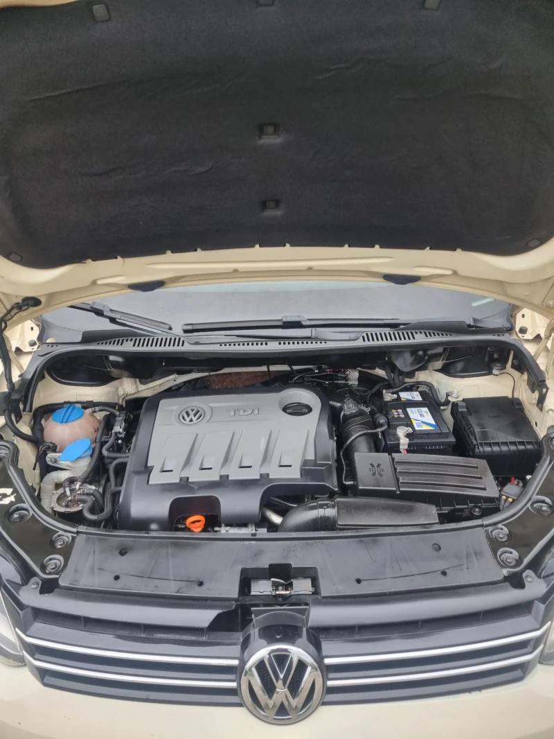 VW Touran 7 местен Автомат!, снимка 17 - Автомобили и джипове - 52558192