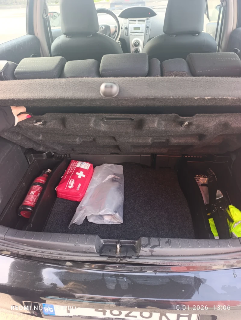 Toyota Yaris, снимка 6 - Автомобили и джипове - 53056158