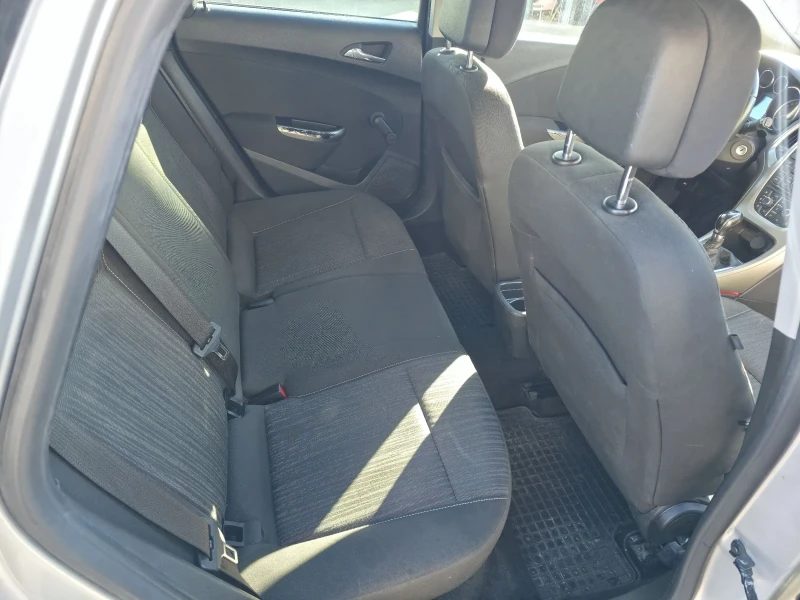 Opel Astra 1.7 CDTI, снимка 9 - Автомобили и джипове - 53076489