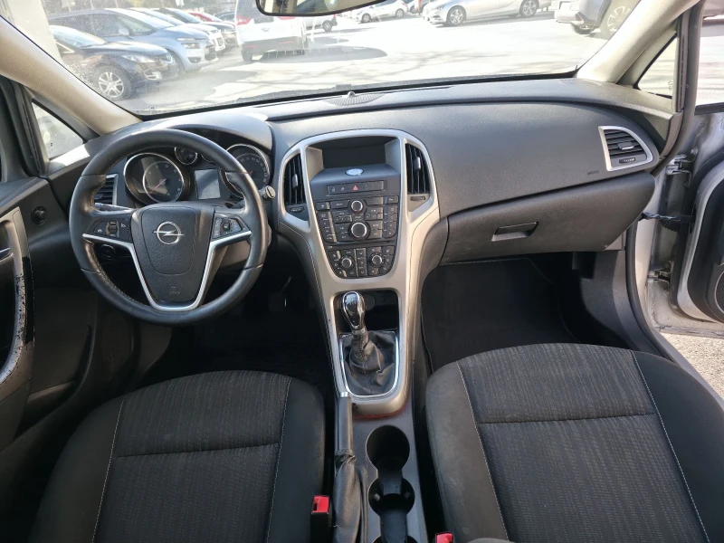 Opel Astra 1.7 CDTI, снимка 10 - Автомобили и джипове - 53076489