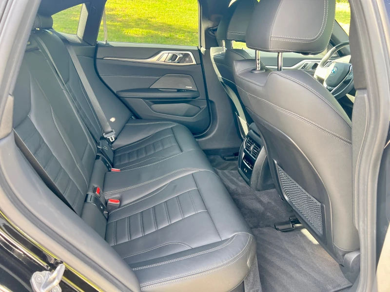 BMW i4, снимка 14 - Автомобили и джипове - 53179728