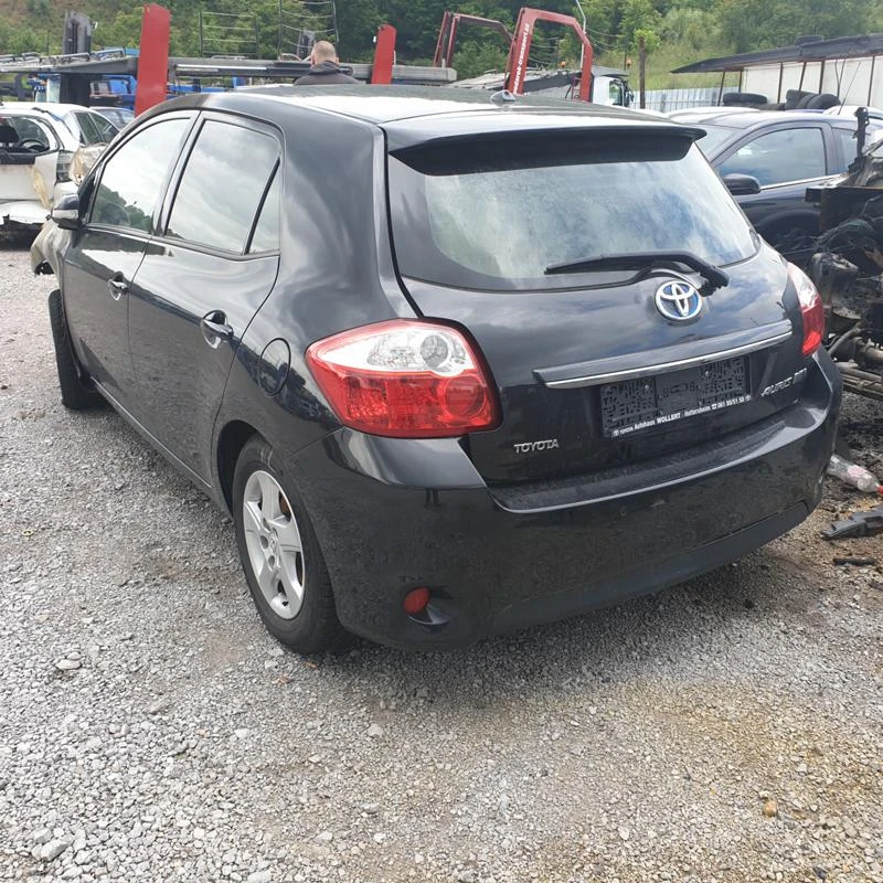 Toyota Auris 1.8 хибрид, снимка 3 - Автомобили и джипове - 29190550