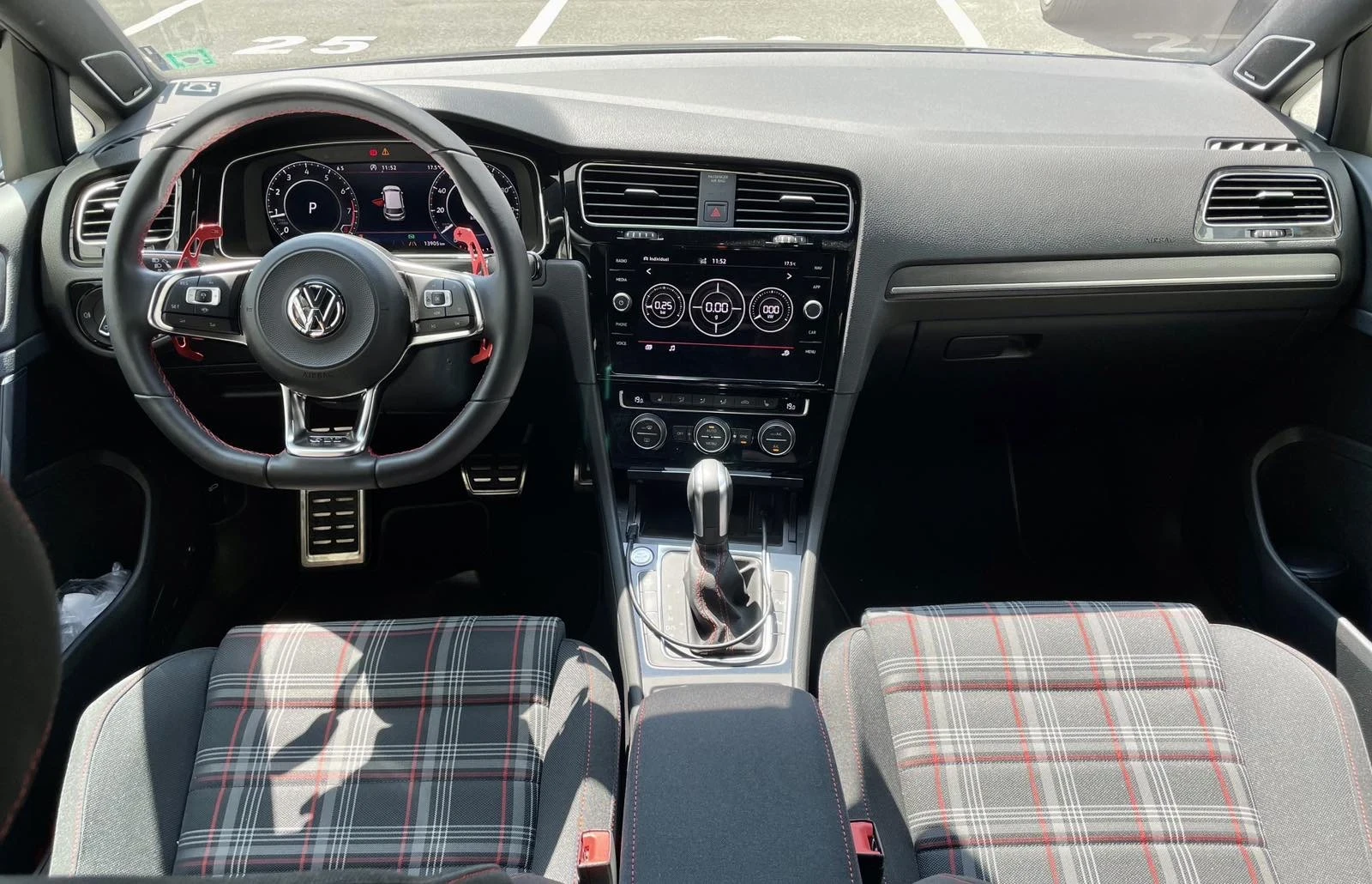 VW Golf GTI PERFORMANCE  - изображение 7