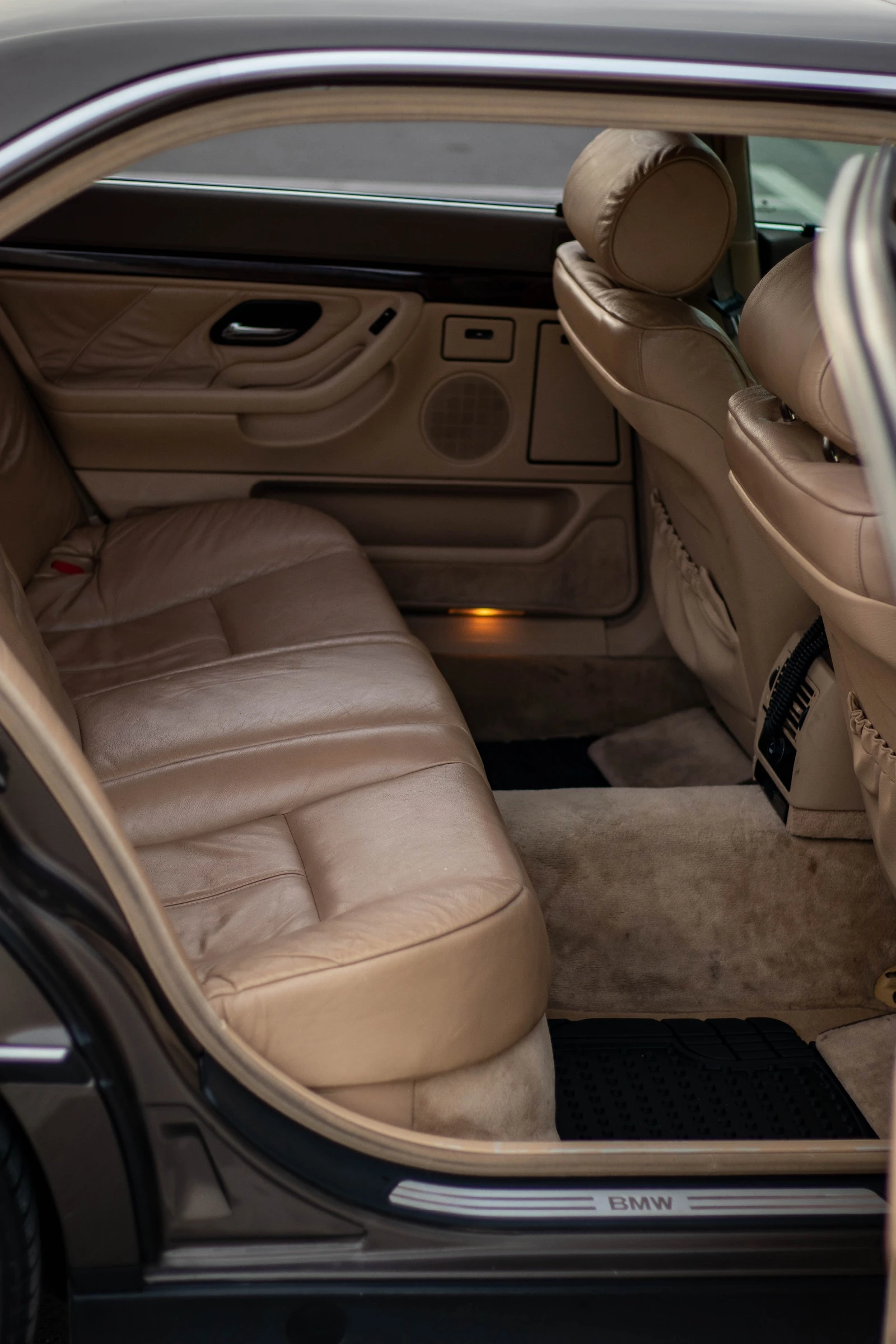 BMW 740 iL - изображение 9