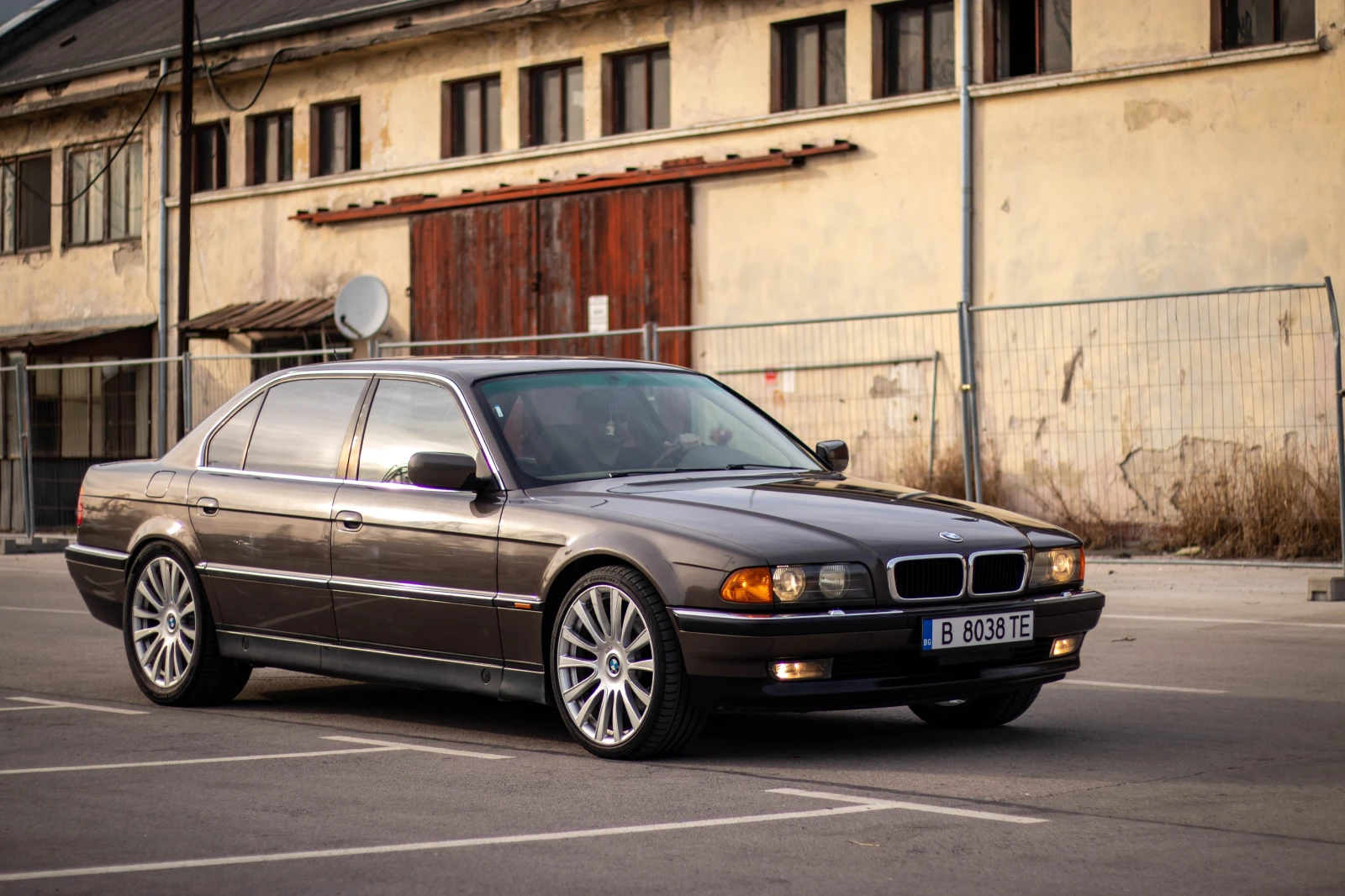 BMW 740 iL - изображение 6