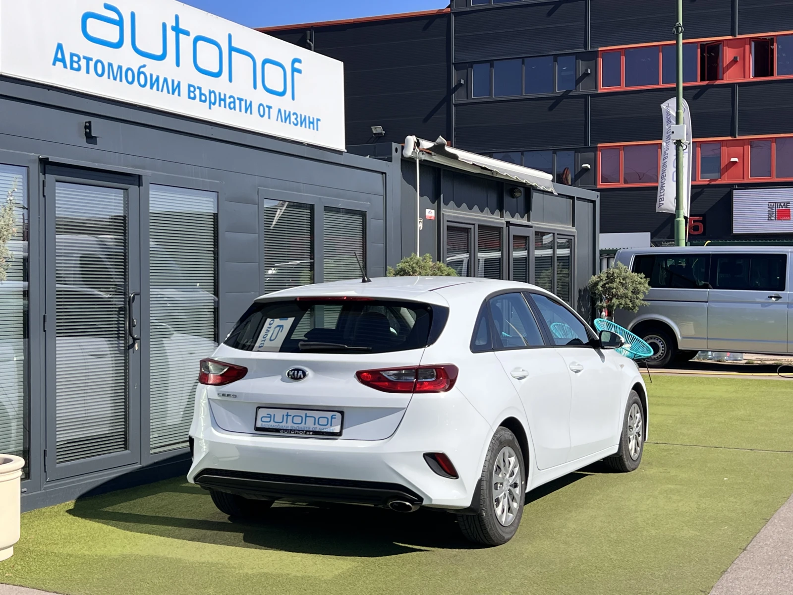 Kia Ceed LX/1.6CRDi/116k.c./6MT - изображение 4