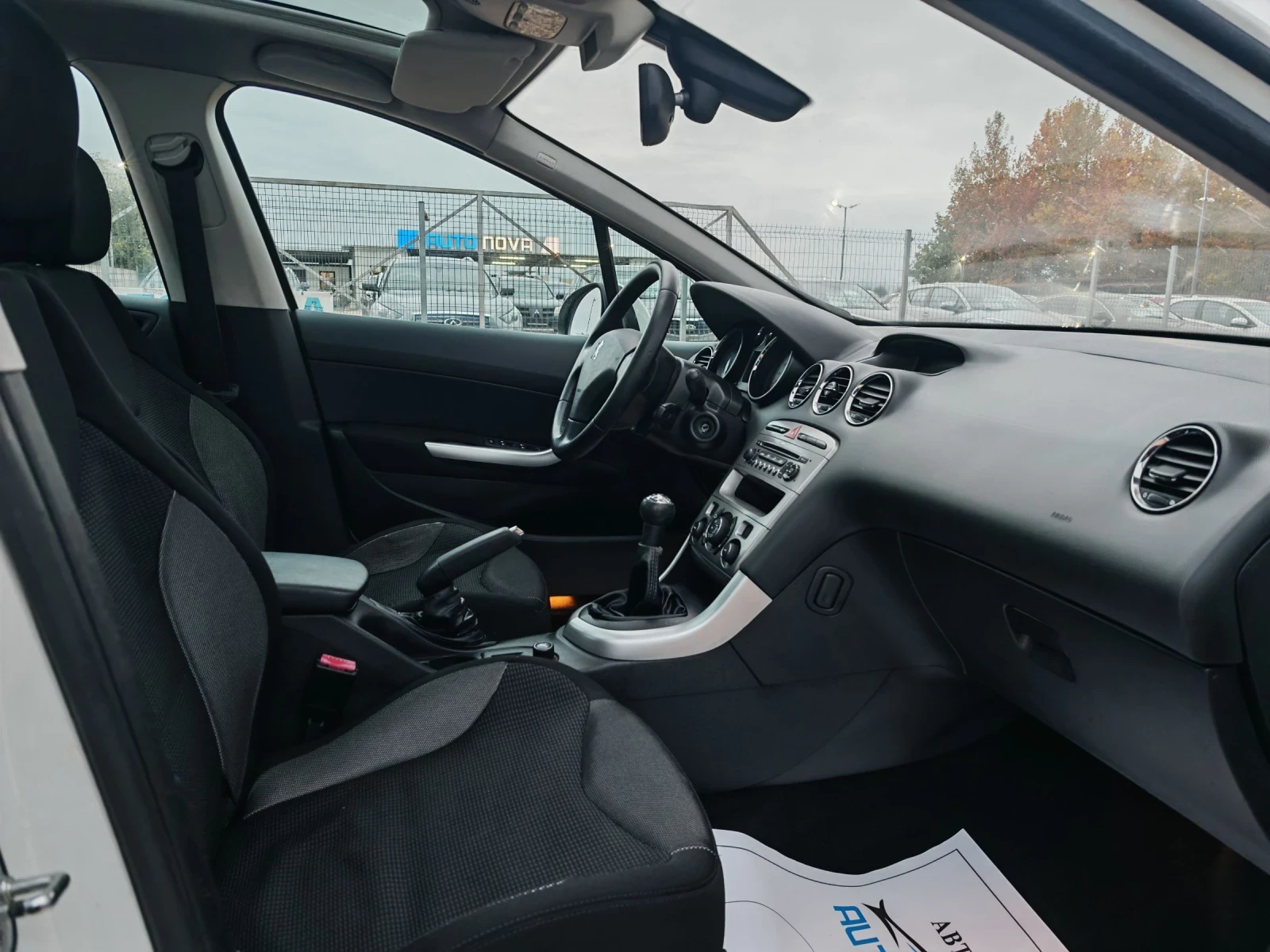 Peugeot 308 1.6 109 К.С. ДИЗЕЛ! ПАНОРАМА!  - изображение 10